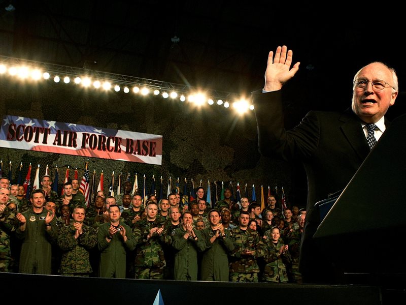 Дик Чейни мечтаеше САЩ да са суперсила завинаги